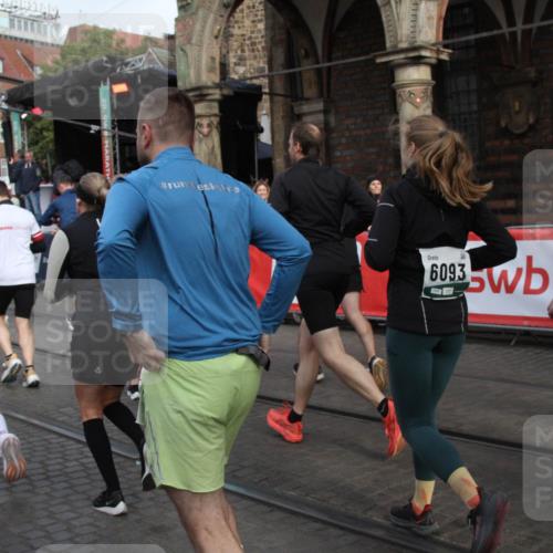 05.10.2025 - 20. swb-Marathon Bremen Yannick Fuchs http://msf.ph/oto/9319054 05.10.2025 11:33:44 Ziel  meine-sportfotos.de
