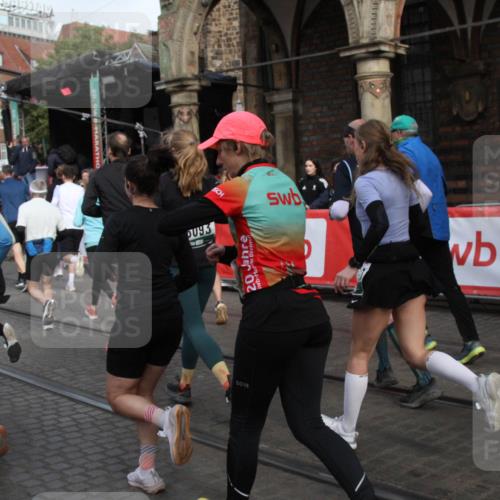 05.10.2025 - 20. swb-Marathon Bremen Yannick Fuchs http://msf.ph/oto/9319056 05.10.2025 11:33:44 Ziel  meine-sportfotos.de