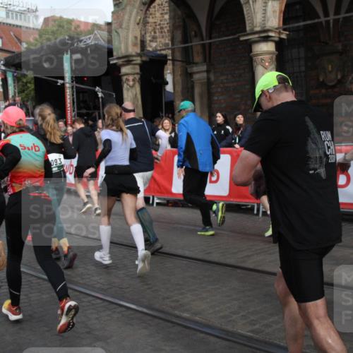 05.10.2025 - 20. swb-Marathon Bremen Yannick Fuchs http://msf.ph/oto/9319057 05.10.2025 11:33:45 Ziel  meine-sportfotos.de
