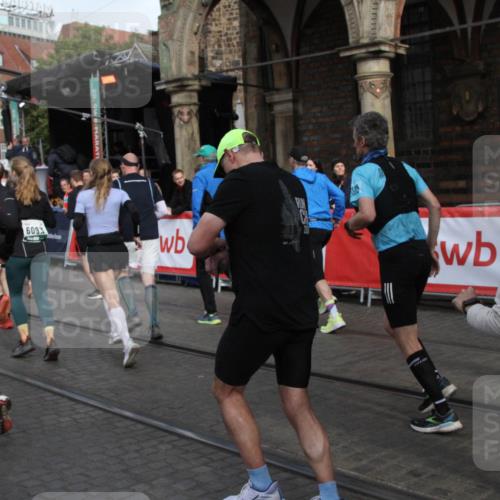 05.10.2025 - 20. swb-Marathon Bremen Yannick Fuchs http://msf.ph/oto/9319058 05.10.2025 11:33:45 Ziel  meine-sportfotos.de
