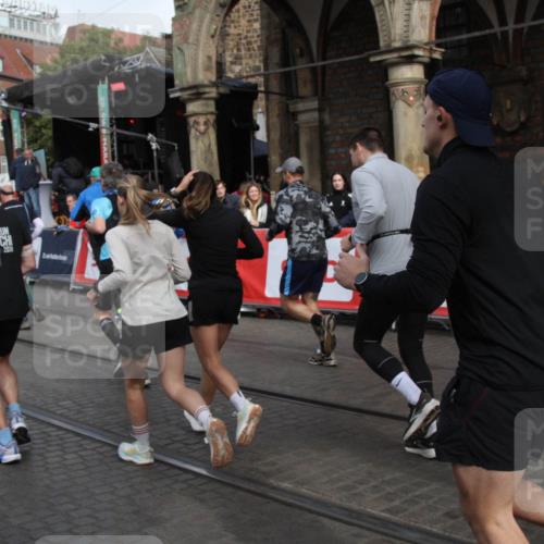 05.10.2025 - 20. swb-Marathon Bremen Yannick Fuchs http://msf.ph/oto/9319061 05.10.2025 11:33:46 Ziel  meine-sportfotos.de