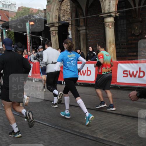 05.10.2025 - 20. swb-Marathon Bremen Yannick Fuchs http://msf.ph/oto/9319063 05.10.2025 11:33:47 Ziel  meine-sportfotos.de