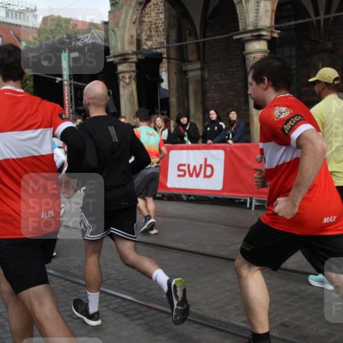 05.10.2025 - 20. swb-Marathon Bremen Yannick Fuchs http://msf.ph/oto/9319065 05.10.2025 11:33:48 Ziel  meine-sportfotos.de