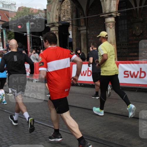 05.10.2025 - 20. swb-Marathon Bremen Yannick Fuchs http://msf.ph/oto/9319066 05.10.2025 11:33:48 Ziel  meine-sportfotos.de