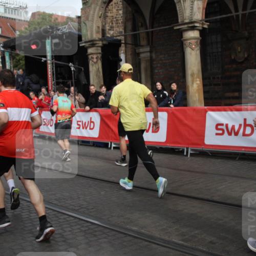 05.10.2025 - 20. swb-Marathon Bremen Yannick Fuchs http://msf.ph/oto/9319067 05.10.2025 11:33:48 Ziel  meine-sportfotos.de