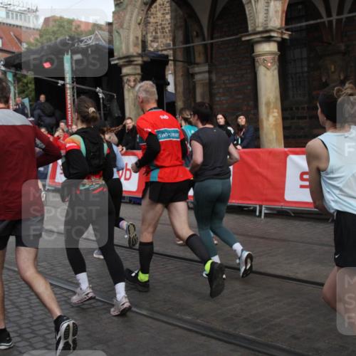 05.10.2025 - 20. swb-Marathon Bremen Yannick Fuchs http://msf.ph/oto/9319071 05.10.2025 11:33:50 Ziel  meine-sportfotos.de