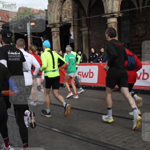 05.10.2025 - 20. swb-Marathon Bremen Yannick Fuchs http://msf.ph/oto/9319074 05.10.2025 11:33:51 Ziel  meine-sportfotos.de