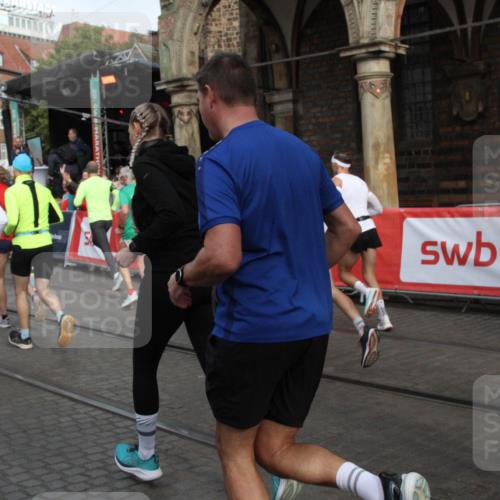 05.10.2025 - 20. swb-Marathon Bremen Yannick Fuchs http://msf.ph/oto/9319076 05.10.2025 11:33:52 Ziel  meine-sportfotos.de