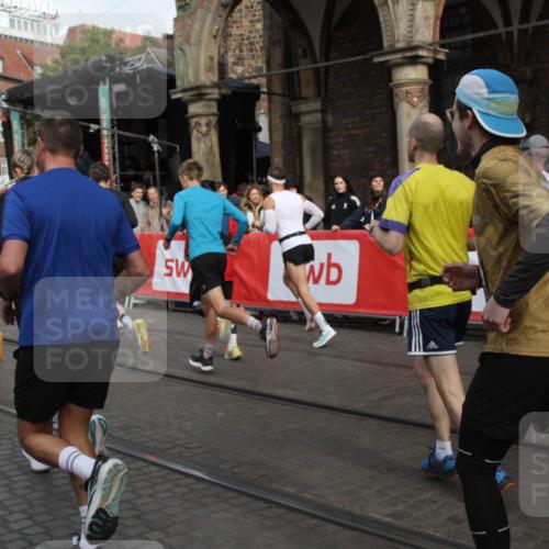 05.10.2025 - 20. swb-Marathon Bremen Yannick Fuchs http://msf.ph/oto/9319077 05.10.2025 11:33:53 Ziel  meine-sportfotos.de