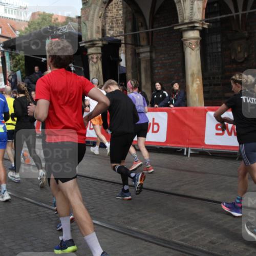 05.10.2025 - 20. swb-Marathon Bremen Yannick Fuchs http://msf.ph/oto/9319082 05.10.2025 11:33:55 Ziel  meine-sportfotos.de