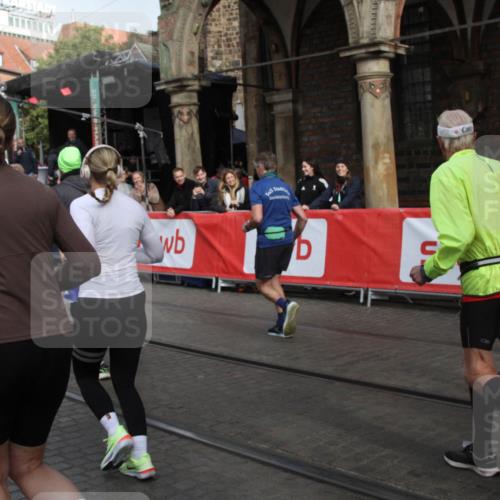 05.10.2025 - 20. swb-Marathon Bremen Yannick Fuchs http://msf.ph/oto/9319085 05.10.2025 11:33:56 Ziel  meine-sportfotos.de