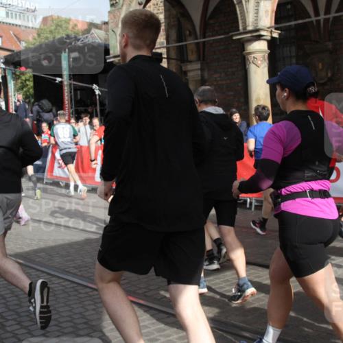 05.10.2025 - 20. swb-Marathon Bremen Yannick Fuchs http://msf.ph/oto/9319095 05.10.2025 11:34:00 Ziel  meine-sportfotos.de