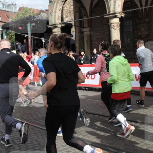 05.10.2025 - 20. swb-Marathon Bremen Yannick Fuchs http://msf.ph/oto/9319101 05.10.2025 11:34:04 Ziel  meine-sportfotos.de