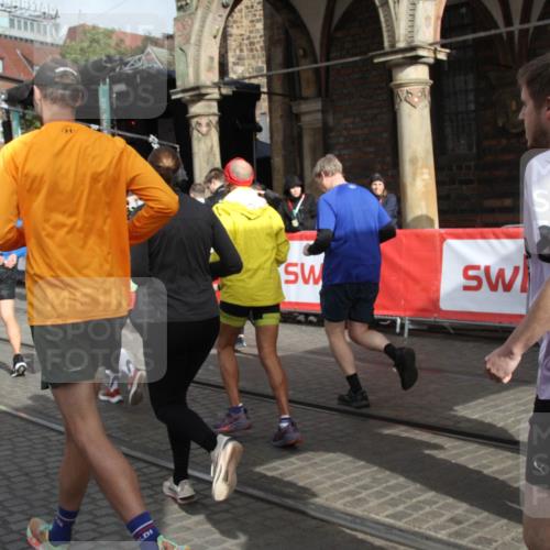 05.10.2025 - 20. swb-Marathon Bremen Yannick Fuchs http://msf.ph/oto/9319103 05.10.2025 11:34:05 Ziel  meine-sportfotos.de