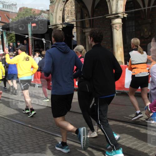 05.10.2025 - 20. swb-Marathon Bremen Yannick Fuchs http://msf.ph/oto/9319105 05.10.2025 11:34:07 Ziel  meine-sportfotos.de