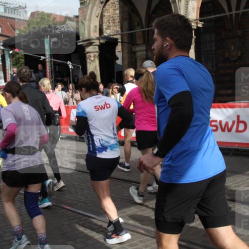 05.10.2025 - 20. swb-Marathon Bremen Yannick Fuchs http://msf.ph/oto/9319107 05.10.2025 11:34:08 Ziel  meine-sportfotos.de