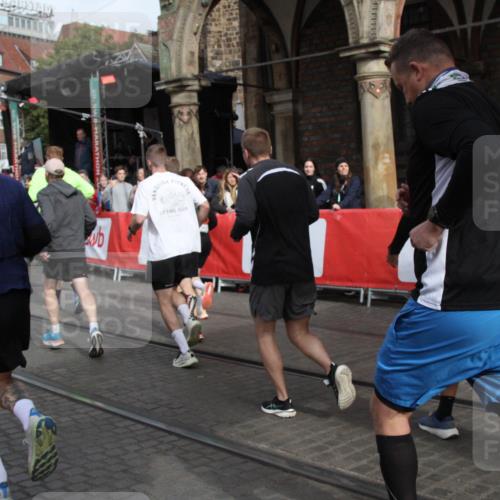 05.10.2025 - 20. swb-Marathon Bremen Yannick Fuchs http://msf.ph/oto/9319120 05.10.2025 11:34:14 Ziel  meine-sportfotos.de