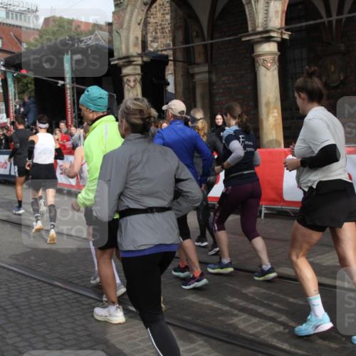 05.10.2025 - 20. swb-Marathon Bremen Yannick Fuchs http://msf.ph/oto/9319125 05.10.2025 11:34:16 Ziel  meine-sportfotos.de