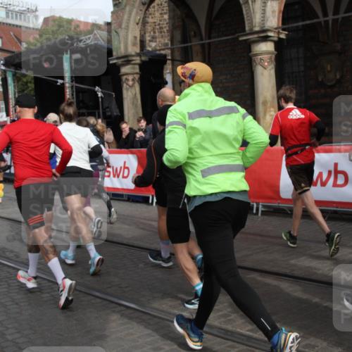 05.10.2025 - 20. swb-Marathon Bremen Yannick Fuchs http://msf.ph/oto/9319128 05.10.2025 11:34:17 Ziel  meine-sportfotos.de