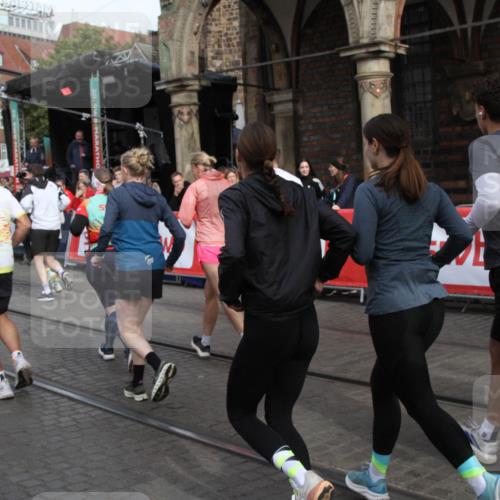05.10.2025 - 20. swb-Marathon Bremen Yannick Fuchs http://msf.ph/oto/9319137 05.10.2025 11:34:21 Ziel  meine-sportfotos.de