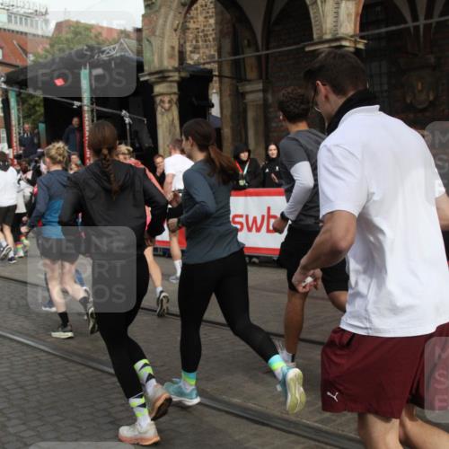 05.10.2025 - 20. swb-Marathon Bremen Yannick Fuchs http://msf.ph/oto/9319138 05.10.2025 11:34:21 Ziel  meine-sportfotos.de