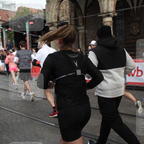 05.10.2025 - 20. swb-Marathon Bremen Yannick Fuchs http://msf.ph/oto/9319141 05.10.2025 11:34:22 Ziel  meine-sportfotos.de