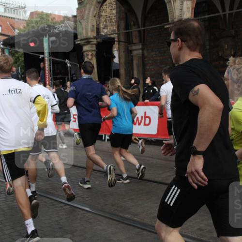 05.10.2025 - 20. swb-Marathon Bremen Yannick Fuchs http://msf.ph/oto/9319149 05.10.2025 11:34:26 Ziel  meine-sportfotos.de
