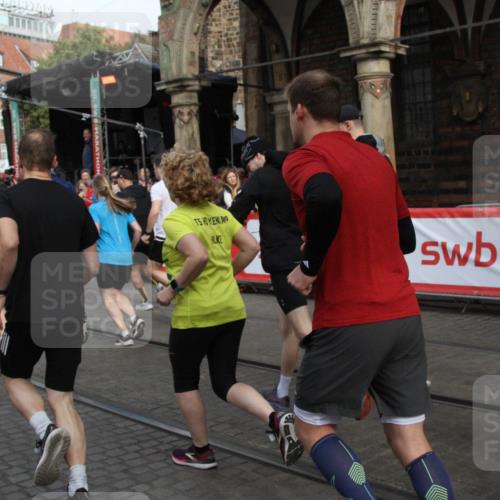 05.10.2025 - 20. swb-Marathon Bremen Yannick Fuchs http://msf.ph/oto/9319151 05.10.2025 11:34:27 Ziel  meine-sportfotos.de