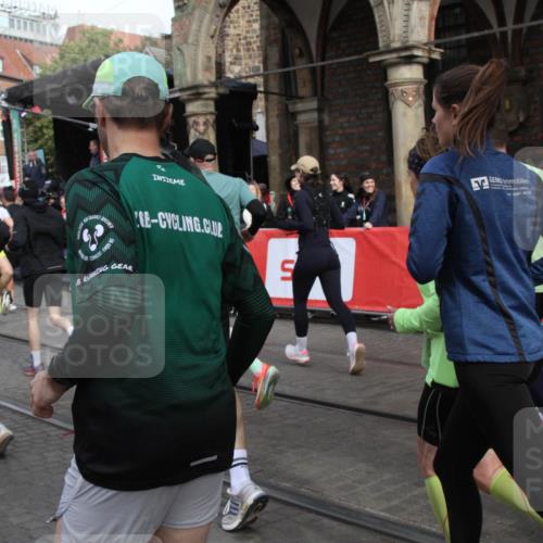 05.10.2025 - 20. swb-Marathon Bremen Yannick Fuchs http://msf.ph/oto/9319154 05.10.2025 11:34:28 Ziel  meine-sportfotos.de