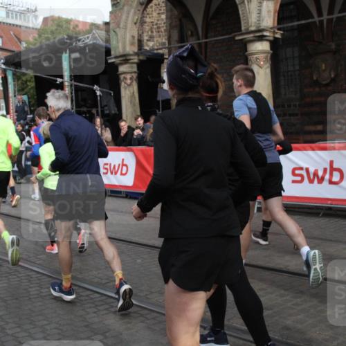 05.10.2025 - 20. swb-Marathon Bremen Yannick Fuchs http://msf.ph/oto/9319160 05.10.2025 11:34:31 Ziel  meine-sportfotos.de