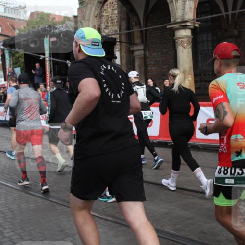 05.10.2025 - 20. swb-Marathon Bremen Yannick Fuchs http://msf.ph/oto/9319163 05.10.2025 11:34:33 Ziel  meine-sportfotos.de