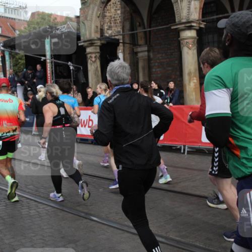 05.10.2025 - 20. swb-Marathon Bremen Yannick Fuchs http://msf.ph/oto/9319167 05.10.2025 11:34:34 Ziel  meine-sportfotos.de