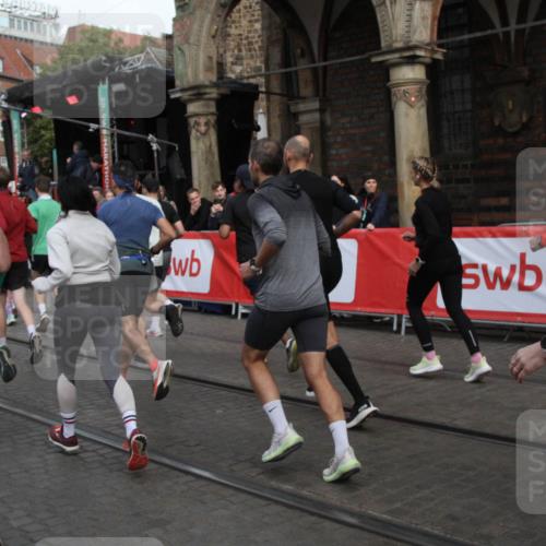05.10.2025 - 20. swb-Marathon Bremen Yannick Fuchs http://msf.ph/oto/9319171 05.10.2025 11:34:36 Ziel  meine-sportfotos.de