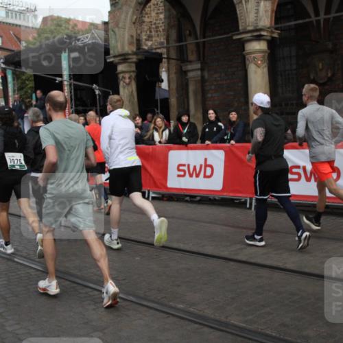 05.10.2025 - 20. swb-Marathon Bremen Yannick Fuchs http://msf.ph/oto/9319175 05.10.2025 11:34:38 Ziel  meine-sportfotos.de