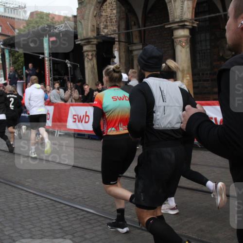 05.10.2025 - 20. swb-Marathon Bremen Yannick Fuchs http://msf.ph/oto/9319177 05.10.2025 11:34:39 Ziel  meine-sportfotos.de