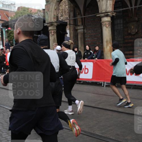 05.10.2025 - 20. swb-Marathon Bremen Yannick Fuchs http://msf.ph/oto/9319178 05.10.2025 11:34:39 Ziel  meine-sportfotos.de