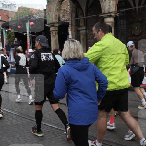 05.10.2025 - 20. swb-Marathon Bremen Yannick Fuchs http://msf.ph/oto/9319180 05.10.2025 11:34:40 Ziel  meine-sportfotos.de