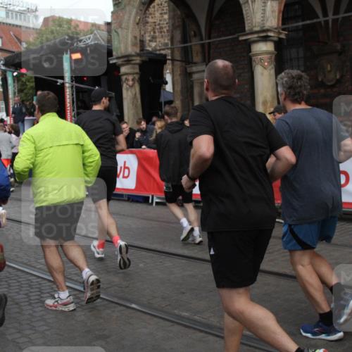 05.10.2025 - 20. swb-Marathon Bremen Yannick Fuchs http://msf.ph/oto/9319182 05.10.2025 11:34:41 Ziel  meine-sportfotos.de