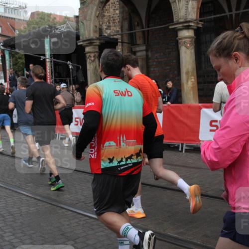 05.10.2025 - 20. swb-Marathon Bremen Yannick Fuchs http://msf.ph/oto/9319186 05.10.2025 11:34:43 Ziel  meine-sportfotos.de
