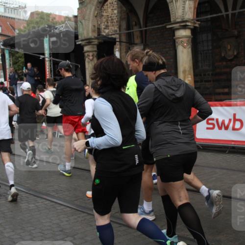 05.10.2025 - 20. swb-Marathon Bremen Yannick Fuchs http://msf.ph/oto/9319190 05.10.2025 11:34:45 Ziel  meine-sportfotos.de