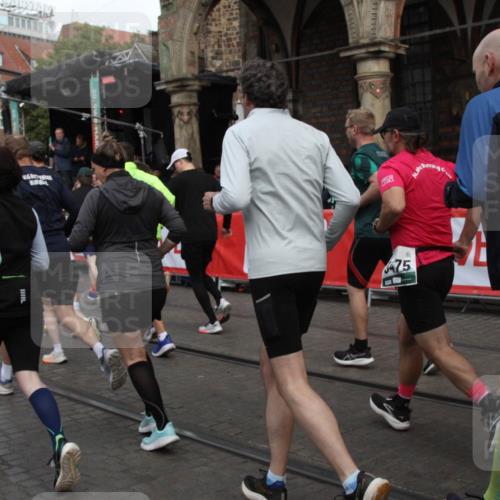 05.10.2025 - 20. swb-Marathon Bremen Yannick Fuchs http://msf.ph/oto/9319191 05.10.2025 11:34:45 Ziel  meine-sportfotos.de