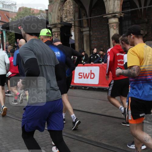 05.10.2025 - 20. swb-Marathon Bremen Yannick Fuchs http://msf.ph/oto/9319195 05.10.2025 11:34:47 Ziel  meine-sportfotos.de