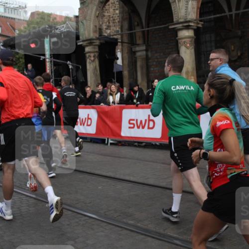 05.10.2025 - 20. swb-Marathon Bremen Yannick Fuchs http://msf.ph/oto/9319197 05.10.2025 11:34:48 Ziel  meine-sportfotos.de