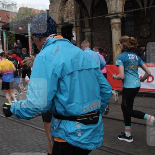 05.10.2025 - 20. swb-Marathon Bremen Yannick Fuchs http://msf.ph/oto/9319198 05.10.2025 11:34:49 Ziel  meine-sportfotos.de