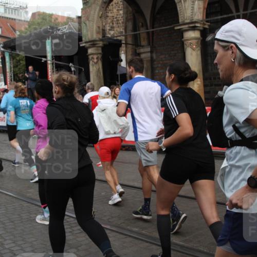 05.10.2025 - 20. swb-Marathon Bremen Yannick Fuchs http://msf.ph/oto/9319202 05.10.2025 11:34:50 Ziel  meine-sportfotos.de