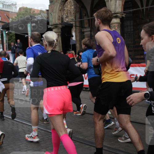 05.10.2025 - 20. swb-Marathon Bremen Yannick Fuchs http://msf.ph/oto/9319207 05.10.2025 11:34:52 Ziel  meine-sportfotos.de
