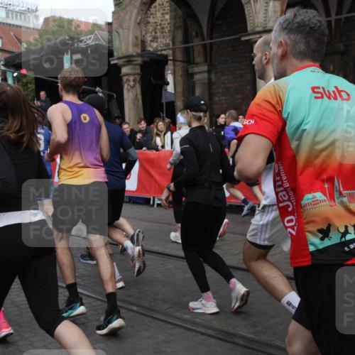05.10.2025 - 20. swb-Marathon Bremen Yannick Fuchs http://msf.ph/oto/9319208 05.10.2025 11:34:53 Ziel  meine-sportfotos.de