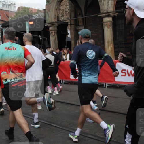 05.10.2025 - 20. swb-Marathon Bremen Yannick Fuchs http://msf.ph/oto/9319210 05.10.2025 11:34:53 Ziel  meine-sportfotos.de