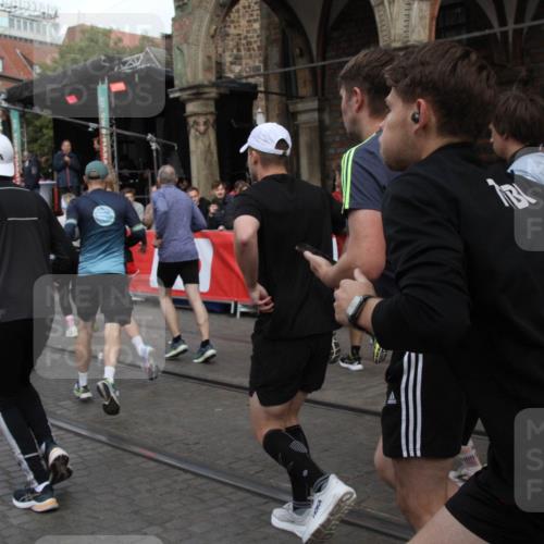 05.10.2025 - 20. swb-Marathon Bremen Yannick Fuchs http://msf.ph/oto/9319212 05.10.2025 11:34:54 Ziel  meine-sportfotos.de