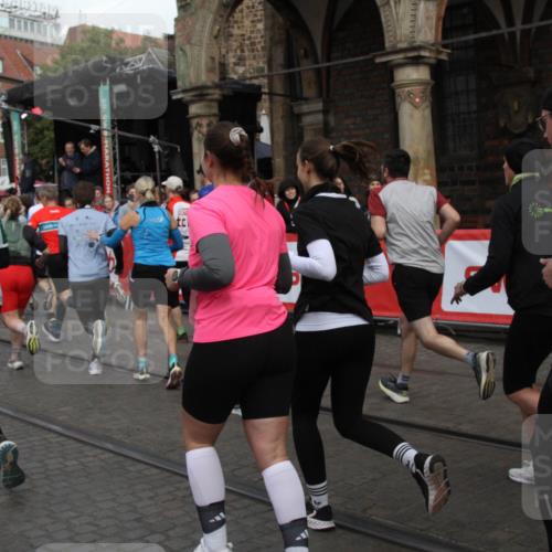 05.10.2025 - 20. swb-Marathon Bremen Yannick Fuchs http://msf.ph/oto/9319217 05.10.2025 11:34:56 Ziel  meine-sportfotos.de